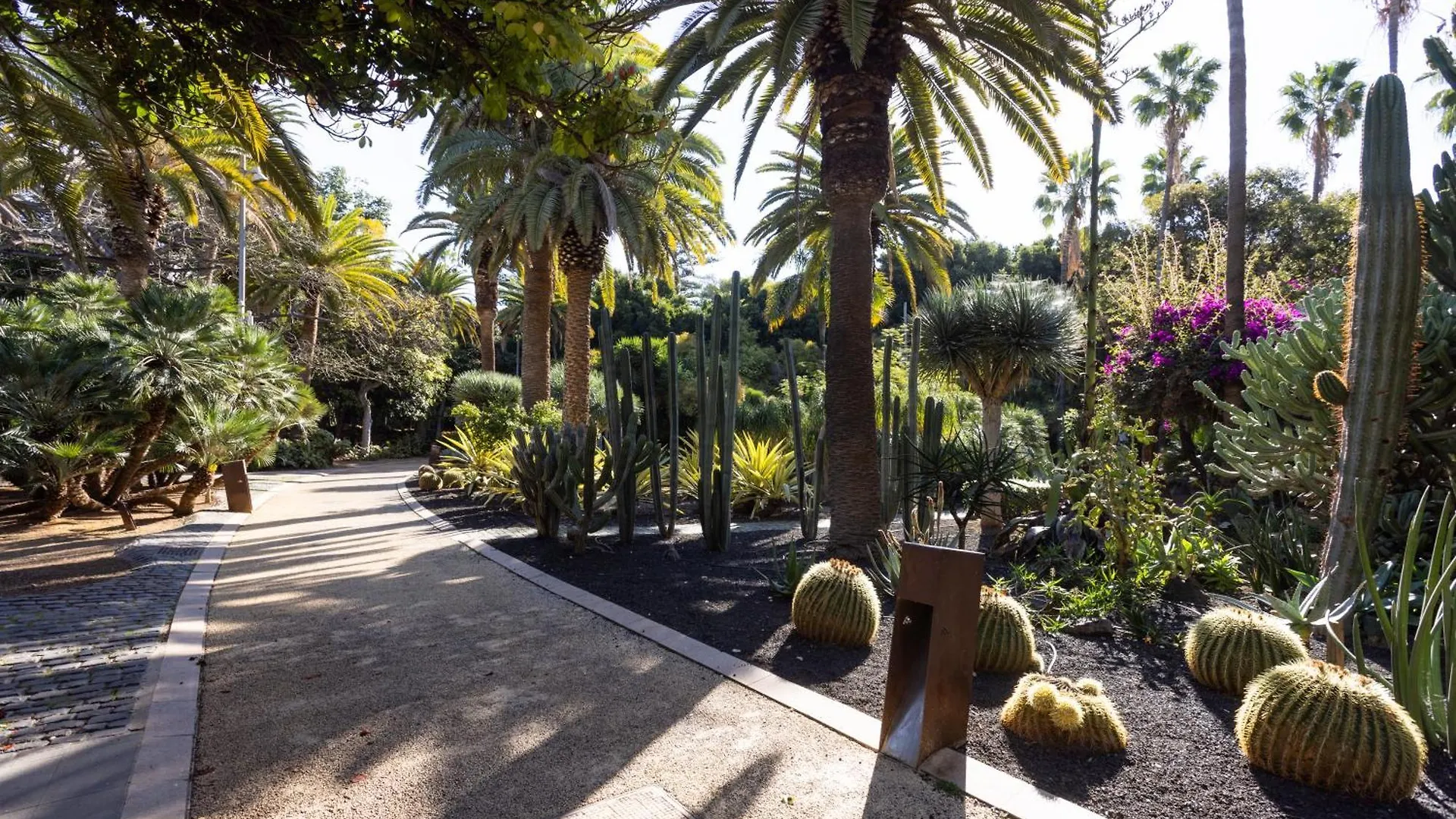 Home2Book Cozy Apt La Marina, Santa Cruz Center Apartment